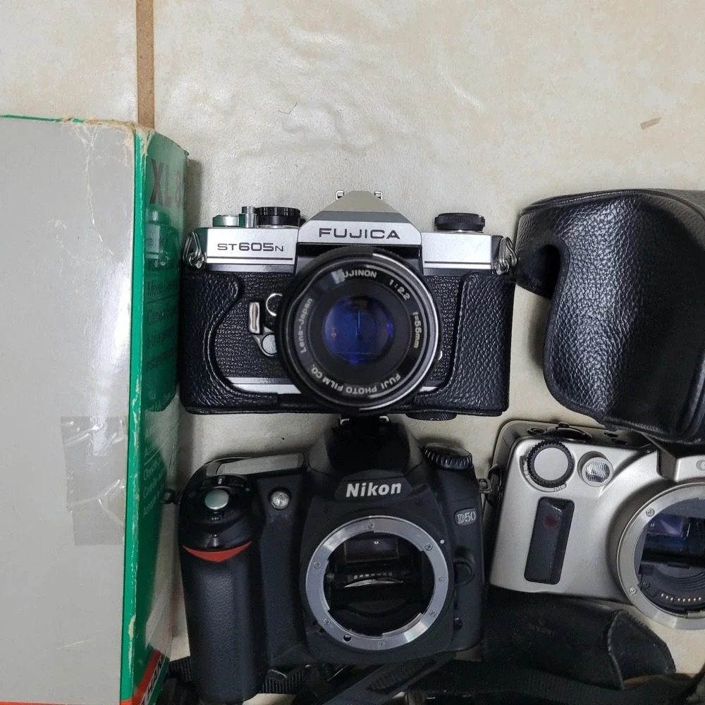 Vintage 35mm Film Camera Bundle For Parts Minolta Canon Nikon Fujica Hanimex